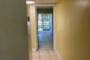 310 Meadows Cir, Boynton Beach, FL 33436 - Photo 4