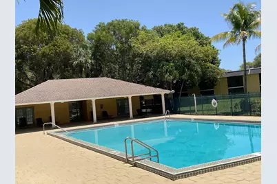 310 Meadows Circle, Boynton Beach, FL 33436 - Photo 24