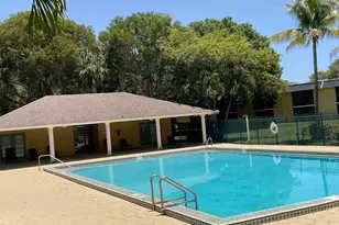 310 Meadows Cir, Boynton Beach, FL 33436 - Photo 24