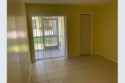 310 Meadows Circle, Boynton Beach, FL 33436 - Photo 10