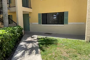 310 Meadows Cir, Boynton Beach, FL 33436 - Photo 2
