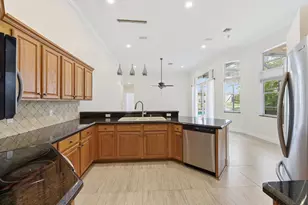 2644 Miller Ct, Weston, FL 33332 - Photo 10