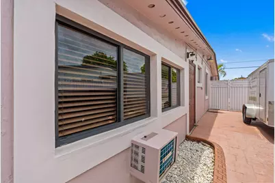 6160 W 14th Avenue, Hialeah, FL 33012 - Photo 40