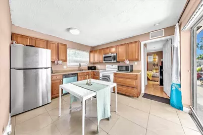 3560 NW 34th Way, Lauderdale Lakes, FL 33309 - Photo 10