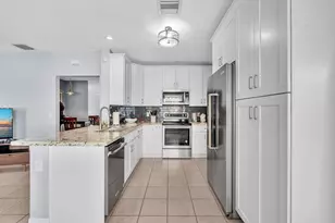 6001 Harbor Isle Way, Tamarac, FL 33321 - Photo 20