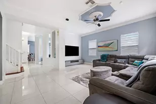 658 Cresta Cir, West Palm Beach, FL 33413 - Photo 10
