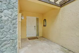 1122 NW 79th Dr, Plantation, FL 33322 - Photo 4