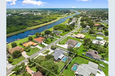 1952 SW Import Drive, Port Saint Lucie, FL 34953 - Photo 4