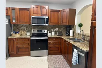 12768 Westhampton Circle, Wellington, FL 33414 - Photo 32