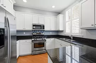 542 NE 7th Ave, Fort Lauderdale, FL 33301 - Photo 12