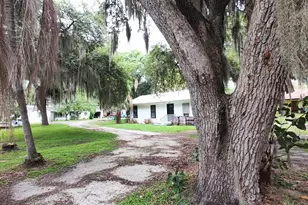 1013 W 2nd St, Fort Pierce, FL 34982 - Photo 1