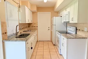 864 SE Festivo Ct, Port Saint Lucie, FL 34983 - Photo 4