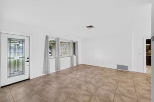 7151 SW 5th Ct, Pembroke Pines, FL 33023 - Photo 14