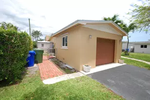 7151 SW 5th Ct, Pembroke Pines, FL 33023 - Photo 10