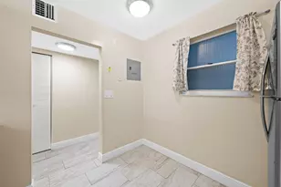 483 N Pine Island Rd, Plantation, FL 33324 - Photo 16