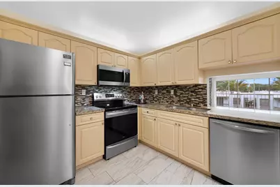 483 N Pine Island Road #C304, Plantation, FL 33324 - Photo 1