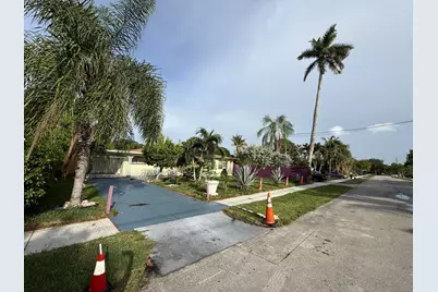124 NW 45th Avenue, Plantation, FL 33317 - Photo 4