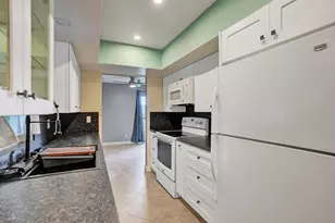 7018 NW 64th St, Tamarac, FL 33321 - Photo 14