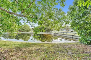 7018 NW 64th St, Tamarac, FL 33321 - Photo 30