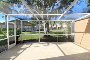 371 Maplecrest Cir, Jupiter, FL 33458 - Photo 2