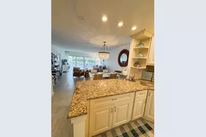 390 N Federal Highway #203, Deerfield Beach, FL 33441 - Photo 2