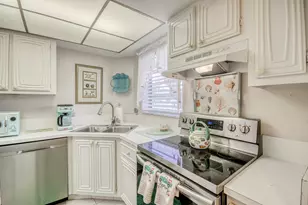 18081 SE Country Club Dr, Jupiter, FL 33469 - Photo 6
