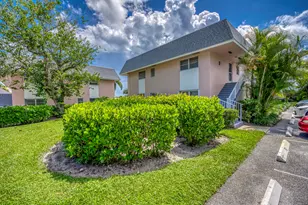 18081 SE Country Club Dr, Jupiter, FL 33469 - Photo 2