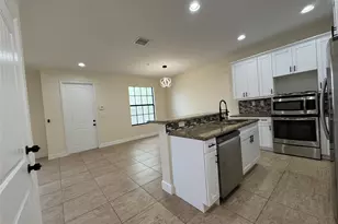 749 SW 3rd Ave, Pompano Beach, FL 33060 - Photo 2