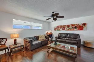 35 Colonial Club Dr, Boynton Beach, FL 33435 - Photo 4