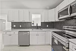 3645 Melaleuca Ln, Lake Worth, FL 33461 - Photo 8