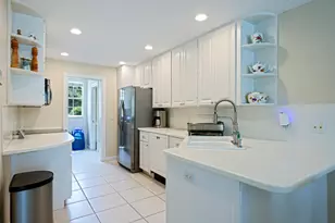 435 Capistrano Dr, Palm Beach Gardens, FL 33410 - Photo 8