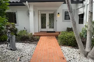9 Windsor Ln, Boynton Beach, FL 33436 - Photo 2