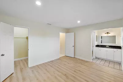 8095 St  John Avenue W, Boynton Beach, FL 33472 - Photo 8
