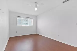 677 NE 24th St, Miami, FL 33137 - Photo 12