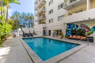 677 NE 24th St, Miami, FL 33137 - Photo 24