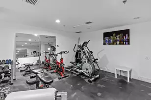 677 NE 24th St, Miami, FL 33137 - Photo 26