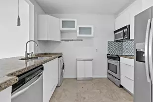 677 NE 24th St, Miami, FL 33137 - Photo 4