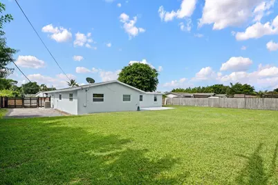 7423 Oakmont Drive, Greenacres, FL 33467 - Photo 30
