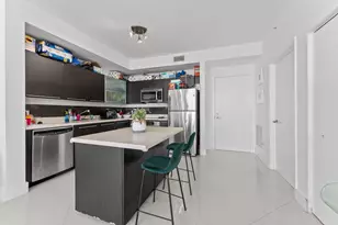 90 SW 3rd St, Miami, FL 33130 - Photo 4