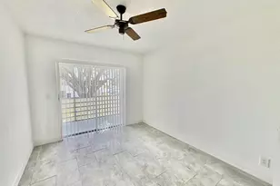 239 Sussex L, West Palm Beach, FL 33417 - Photo 8