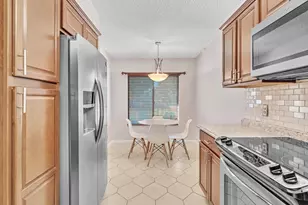10143 Mangrove Dr, Boynton Beach, FL 33437 - Photo 8