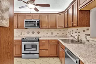 10143 Mangrove Dr, Boynton Beach, FL 33437 - Photo 4