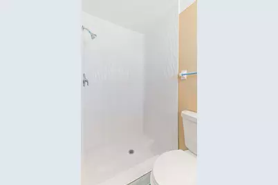2546 NE Hickory Avenue #B Efficiency, Jensen Beach, FL 34957 - Photo 10