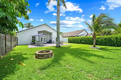 1875 Oak Berry Circle, Wellington, FL 33414 - Photo 20