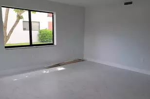 240 SW 7th St, Boca Raton, FL 33432 - Photo 2