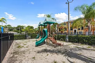 131 NW 2nd Ave, Hallandale, FL 33009 - Photo 26