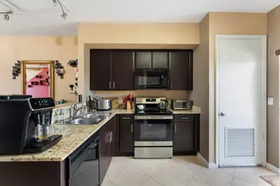 131 NW 2nd Avenue #3, Hallandale, FL 33009 - Photo 6