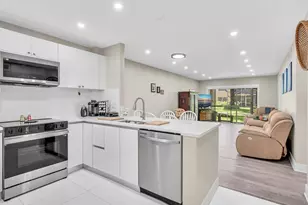 100 Ashbury Rd, Hollywood, FL 33024 - Photo 2