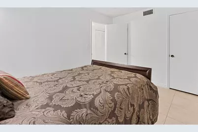 10821 N Military Trail #Apt 19, Palm Beach Gardens, FL 33410 - Photo 2