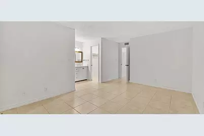 10821 N Military Trail #Apt 19, Palm Beach Gardens, FL 33410 - Photo 8